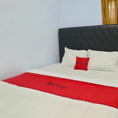 Reddoorz Syariah Near Stasiun Wates Hotel Wates  Ngoại thất bức ảnh