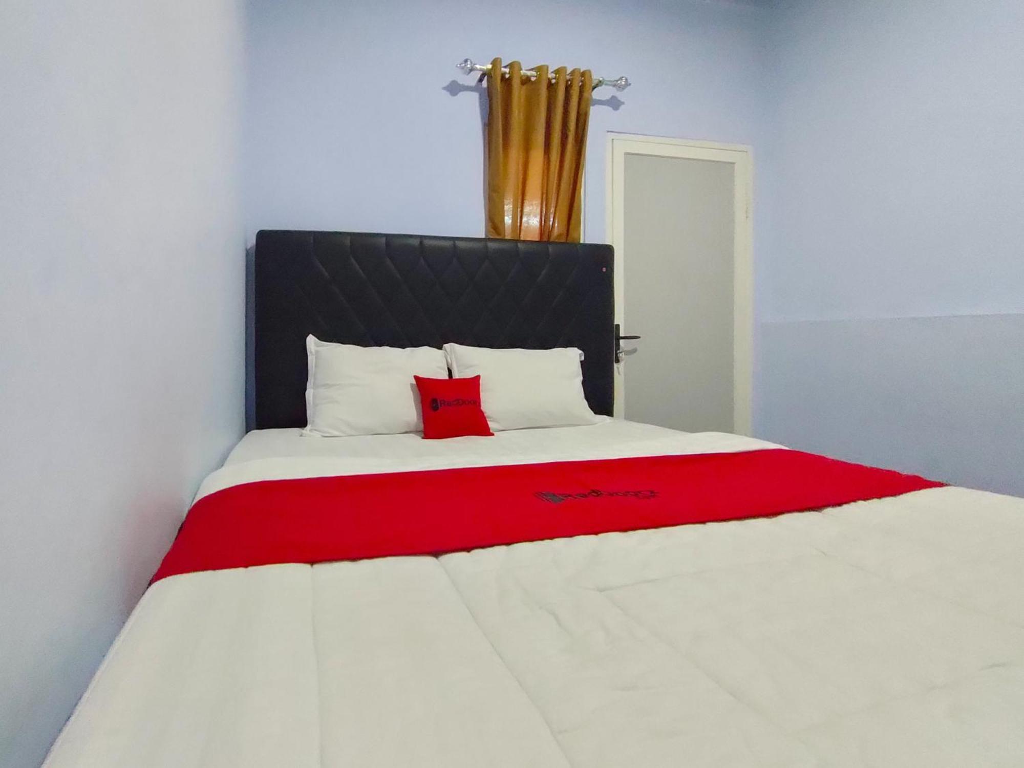 Reddoorz Syariah Near Stasiun Wates Hotel Wates  Ngoại thất bức ảnh