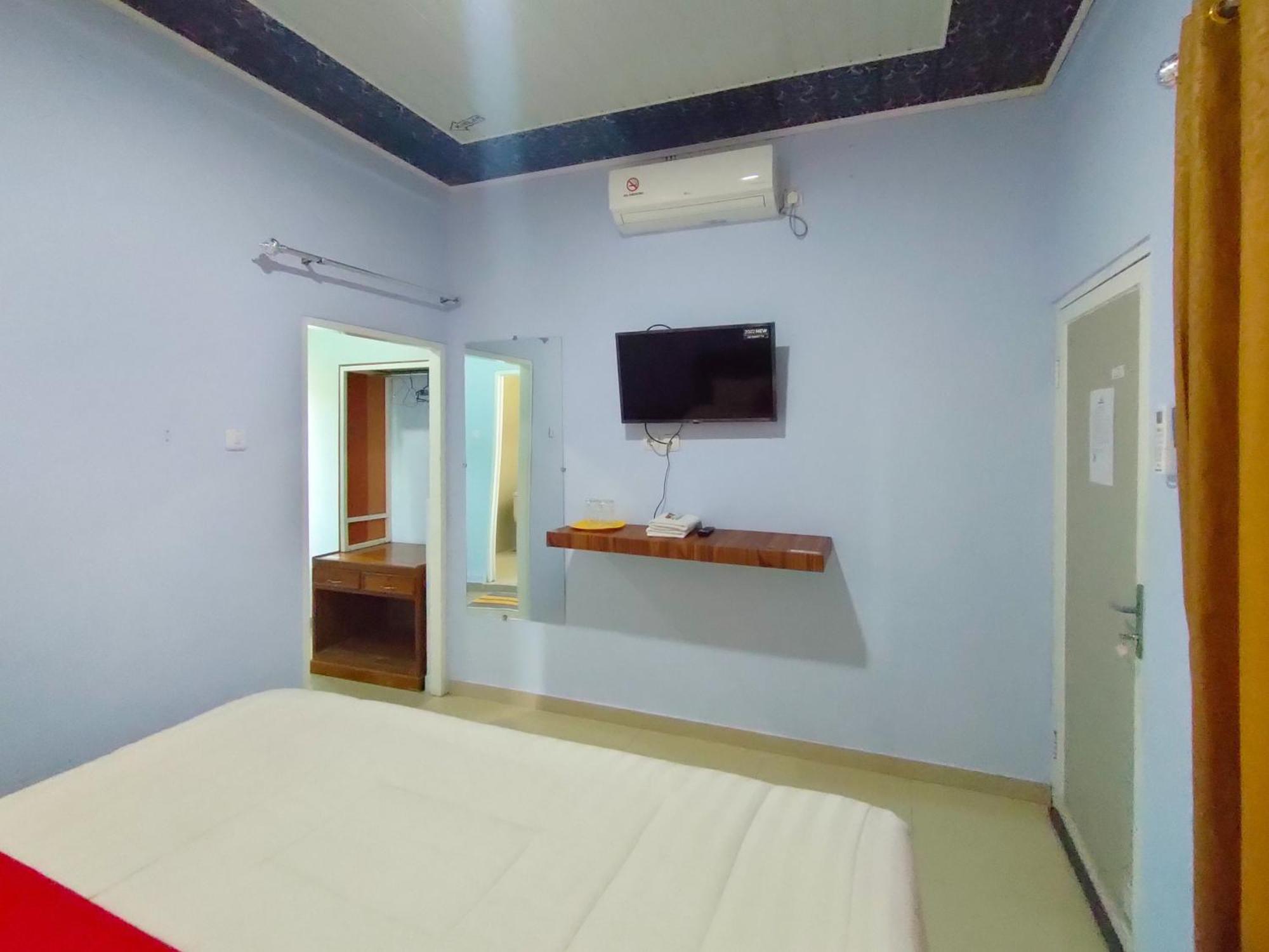 Reddoorz Syariah Near Stasiun Wates Hotel Wates  Ngoại thất bức ảnh