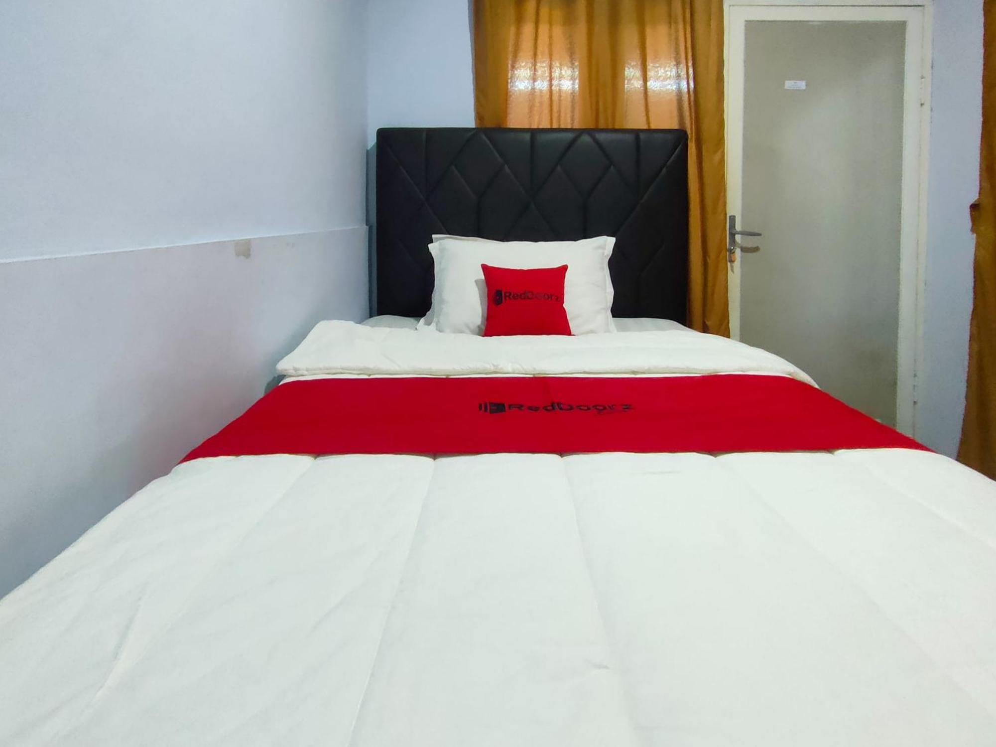 Reddoorz Syariah Near Stasiun Wates Hotel Wates  Ngoại thất bức ảnh